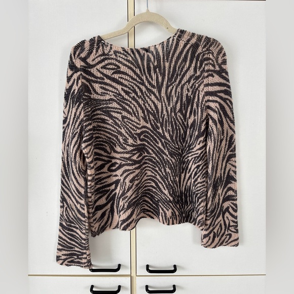 Skull Cashmere Beige Charcoal Knit Sweater Light Quiet Luxury Animal print Small - Picture 8 of 13